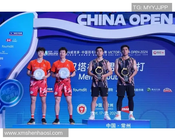 中国羽毛球运动员的奋斗历程与荣誉：从起步到世界舞台的精彩故事